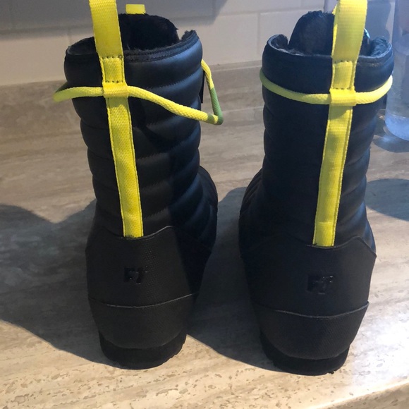 Full Tilt Apres Deep cold Winter boot - Picture 4 of 5